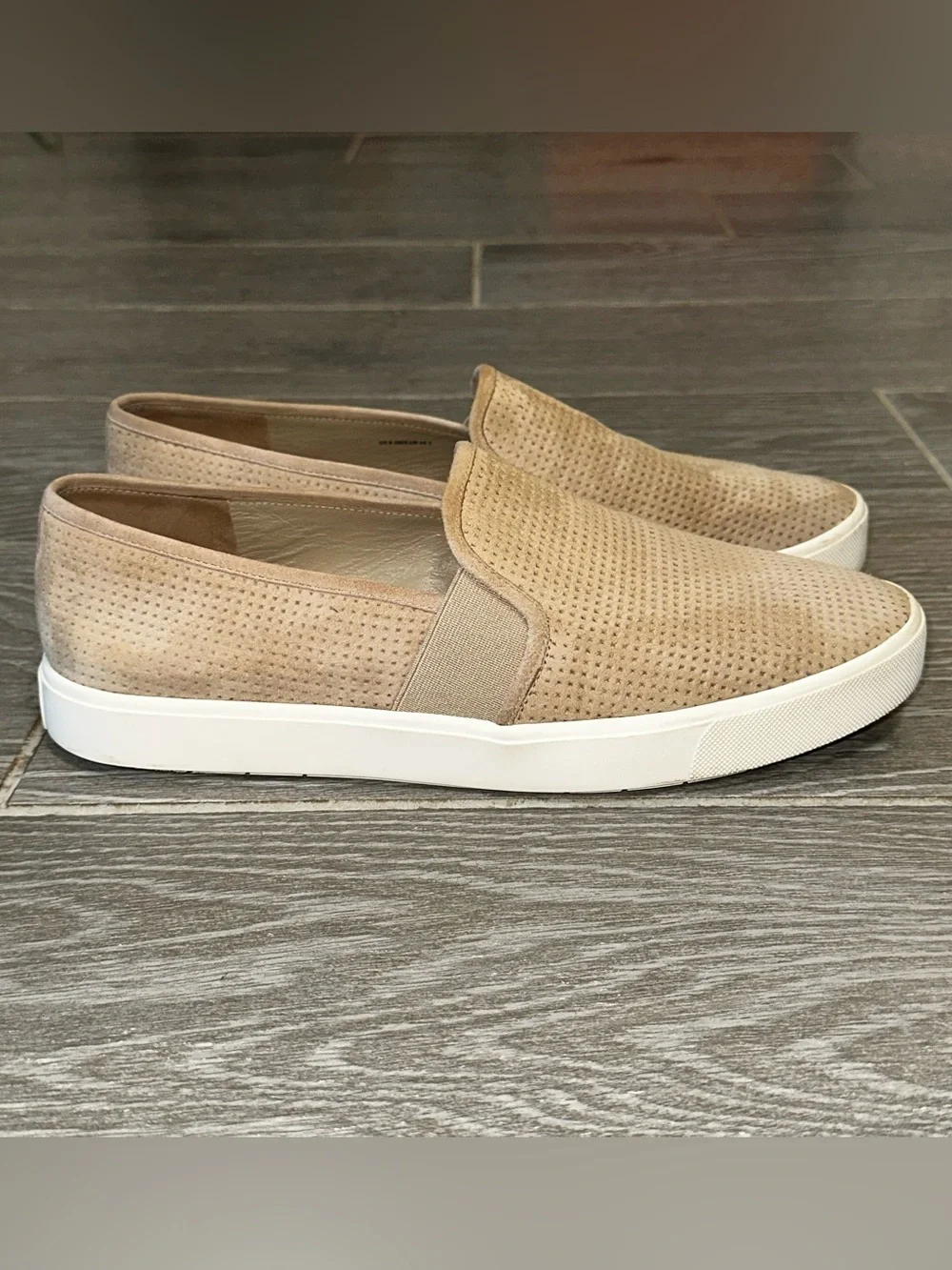 Vince Blair 5 Tan Perforated Leather Slip On Sneakers Shoes Platform Women’s 9.5